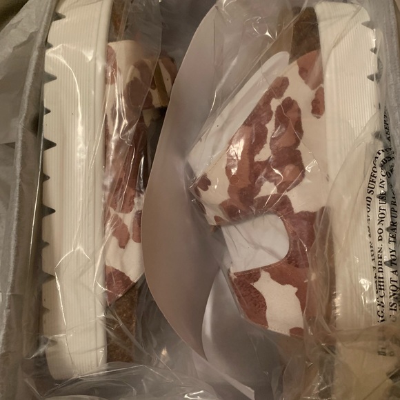 **SOLD** - Picture 3 of 7